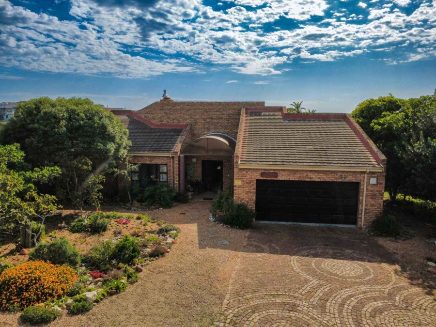 3 Bedroom Property for Sale in Stilbaai Wes Western Cape